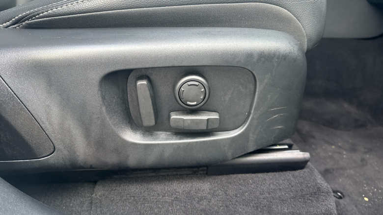 Land Rover Range Rover Velar 2.0 D200 SE 5dr Auto Diesel Estate